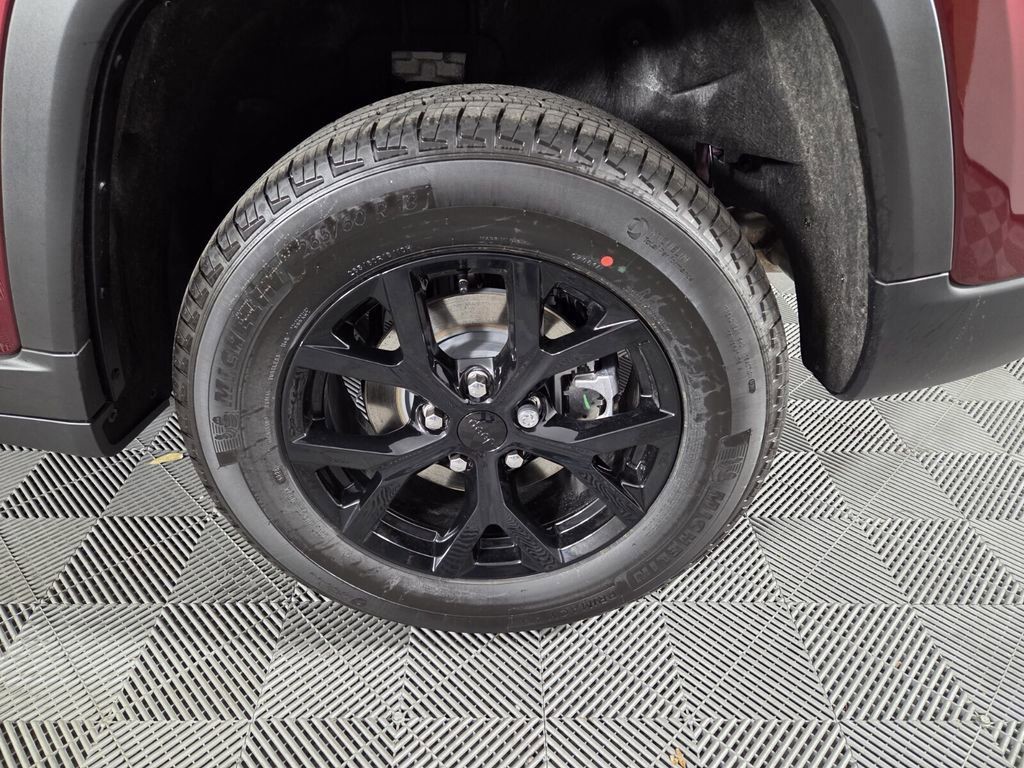 New 2026 Red Jeep Altitude image 9