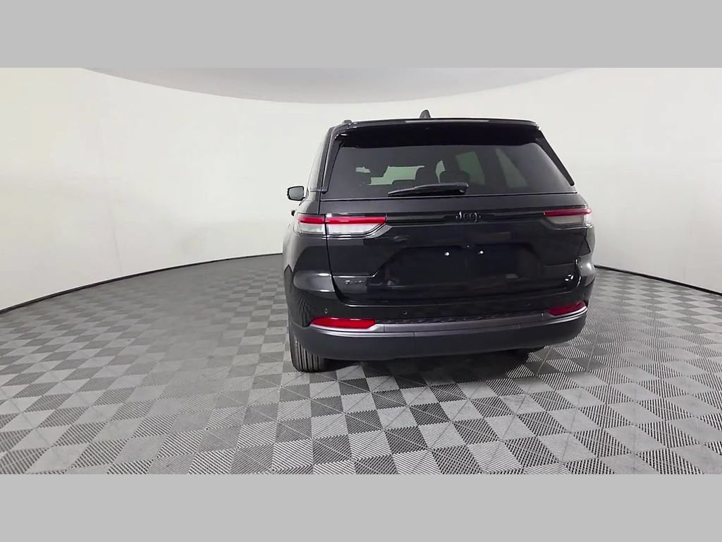 New 2026 Black Jeep Altitude image 31
