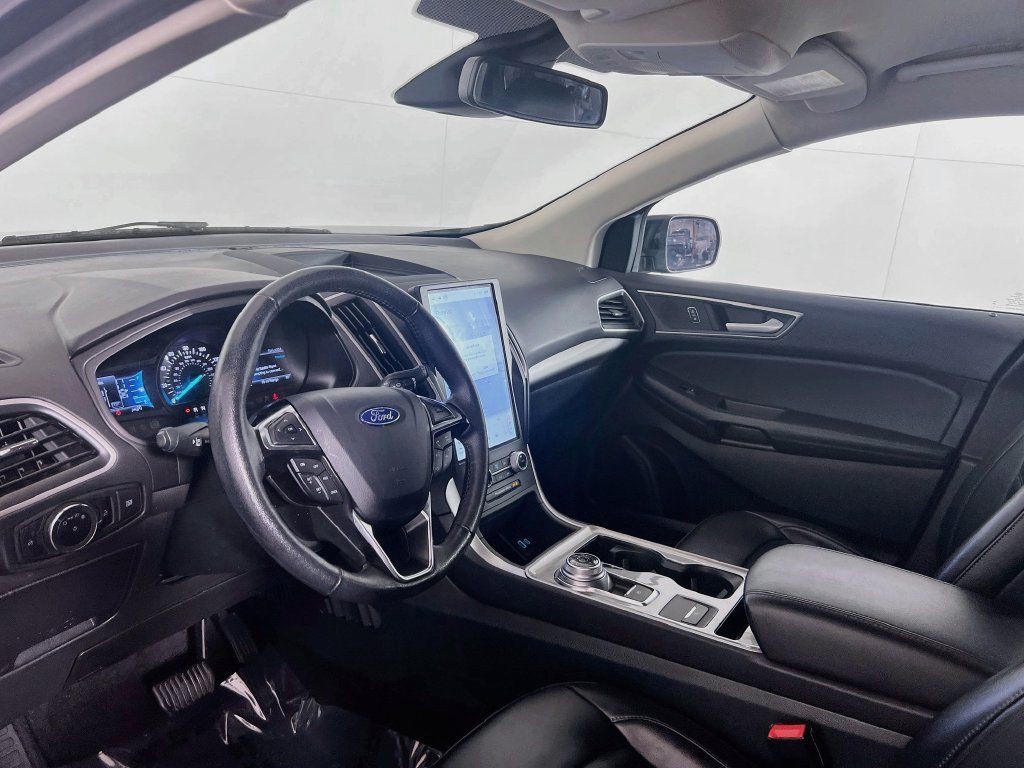 Used 2024 Black Ford SEL image 9