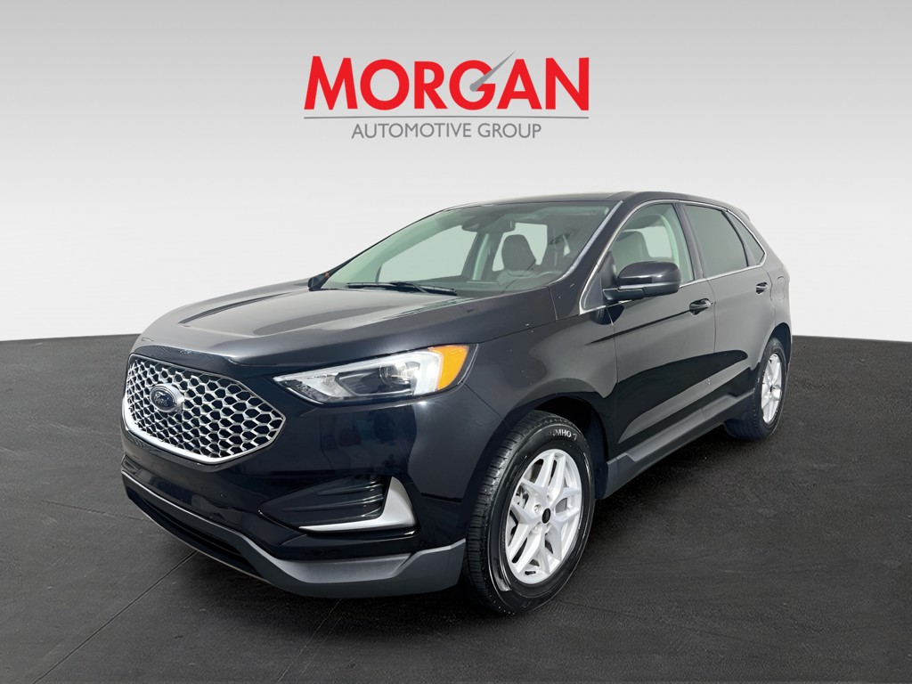 Used 2024 Black Ford SEL image 5