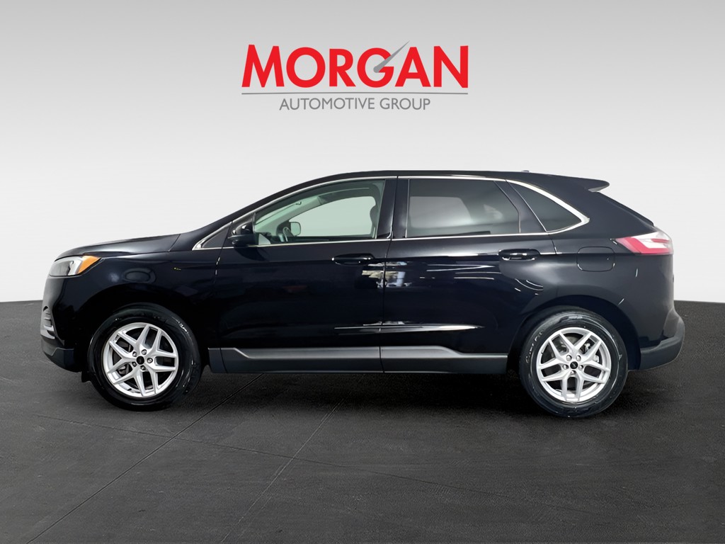 Used 2024 Black Ford SEL image 6