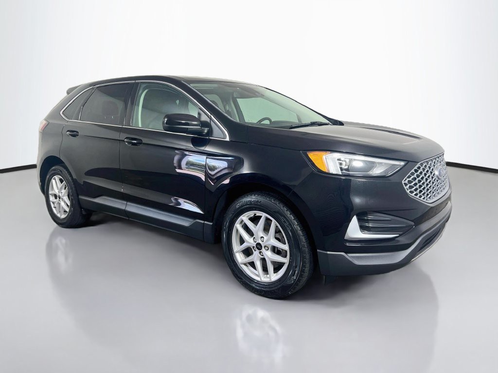 Used 2024 Black Ford SEL image 24