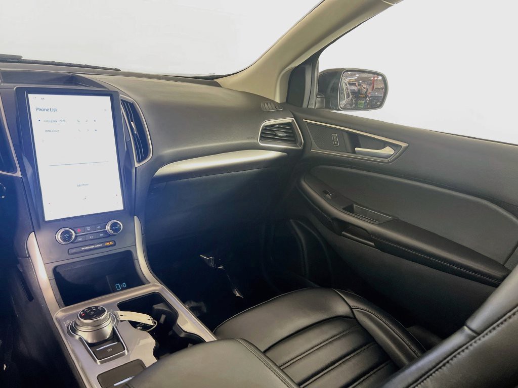 Used 2024 Black Ford SEL image 19