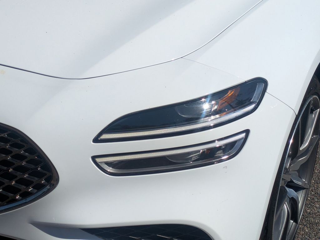 Used 2023 White Genesis 2.0T image 9