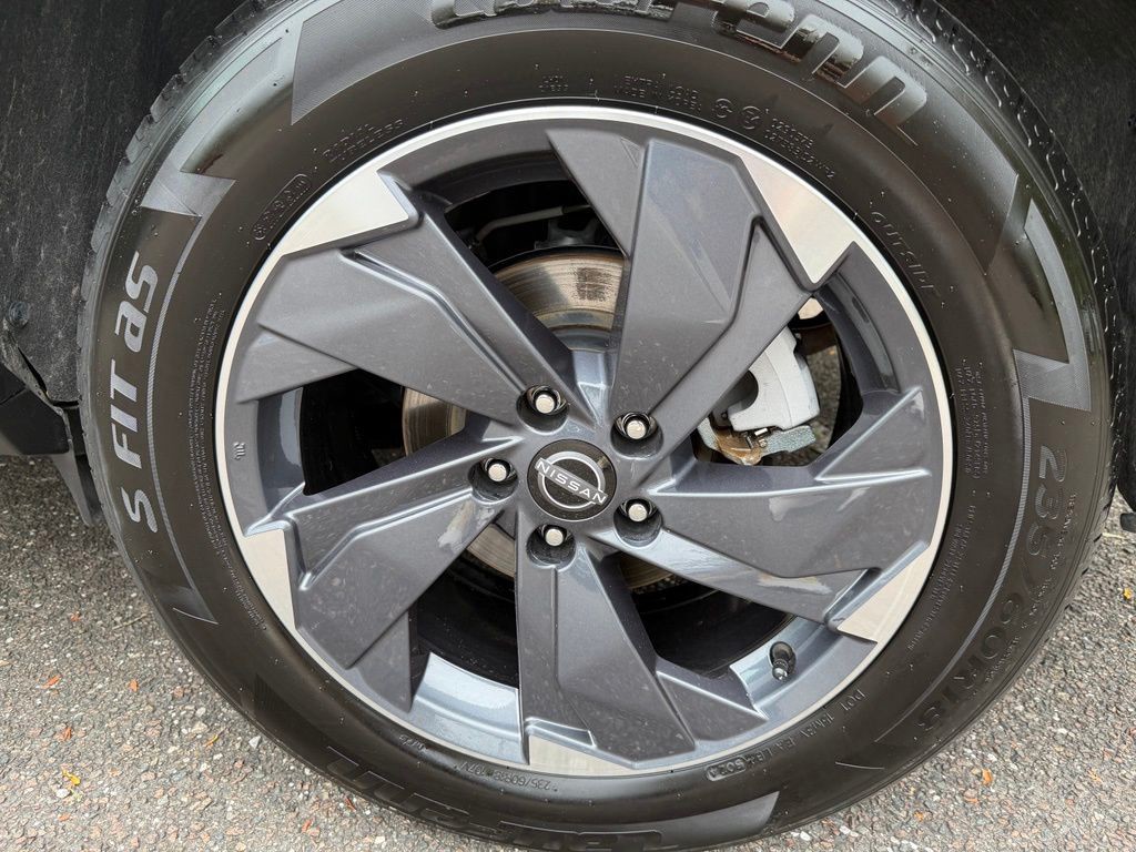 Used 2024 Gray Nissan SV image 29