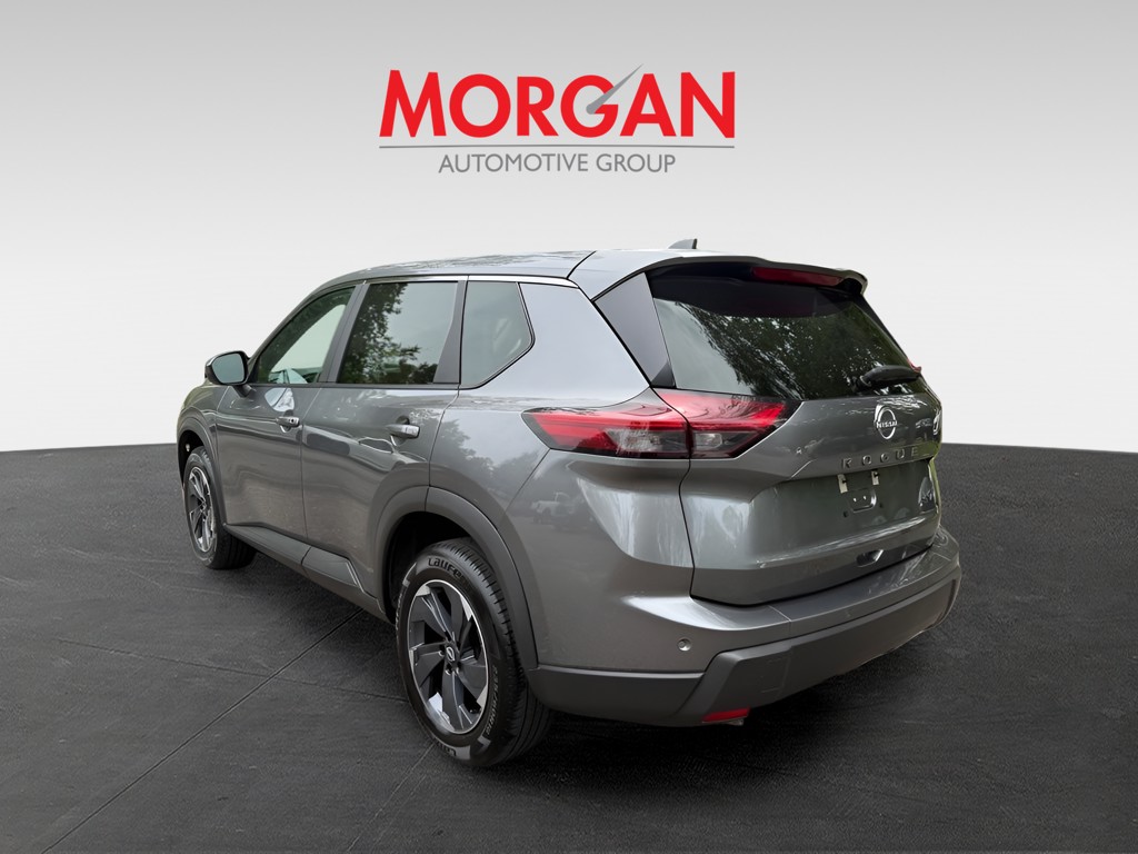 Used 2024 Gray Nissan SV image 4