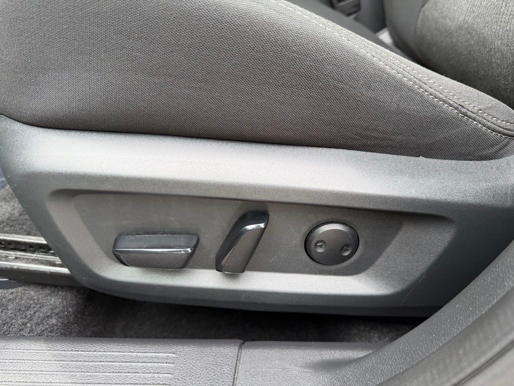 Used 2024 Gray Nissan SV image 18