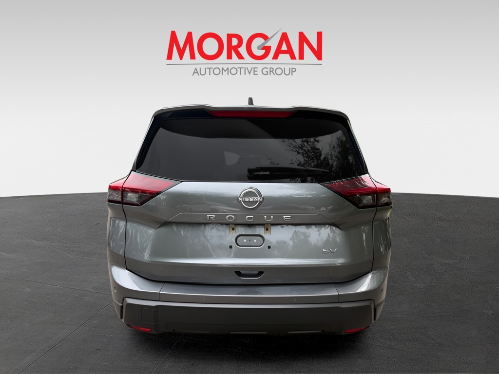 Used 2024 Gray Nissan SV image 5