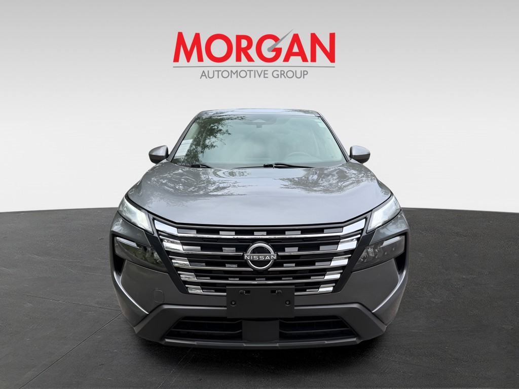 Used 2024 Gray Nissan SV image 2