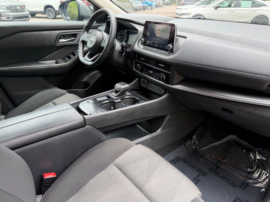 Used 2024 Gray Nissan SV image 10