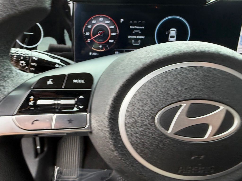 Used 2024 Red Hyundai SEL image 23