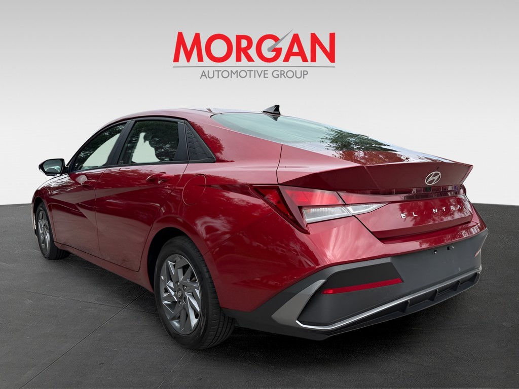 Used 2024 Red Hyundai SEL image 4