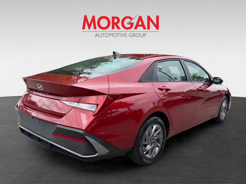 Used 2024 Red Hyundai SEL image 6