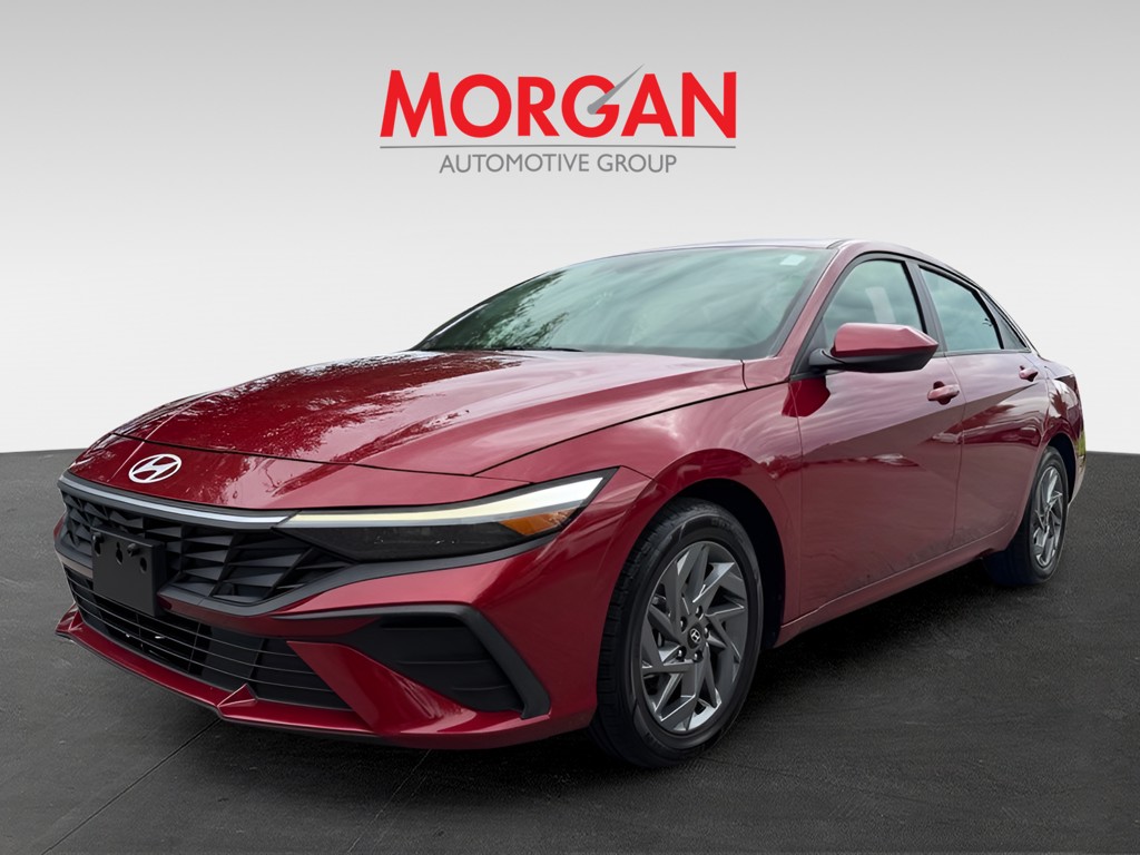 Used 2024 Red Hyundai SEL image 3