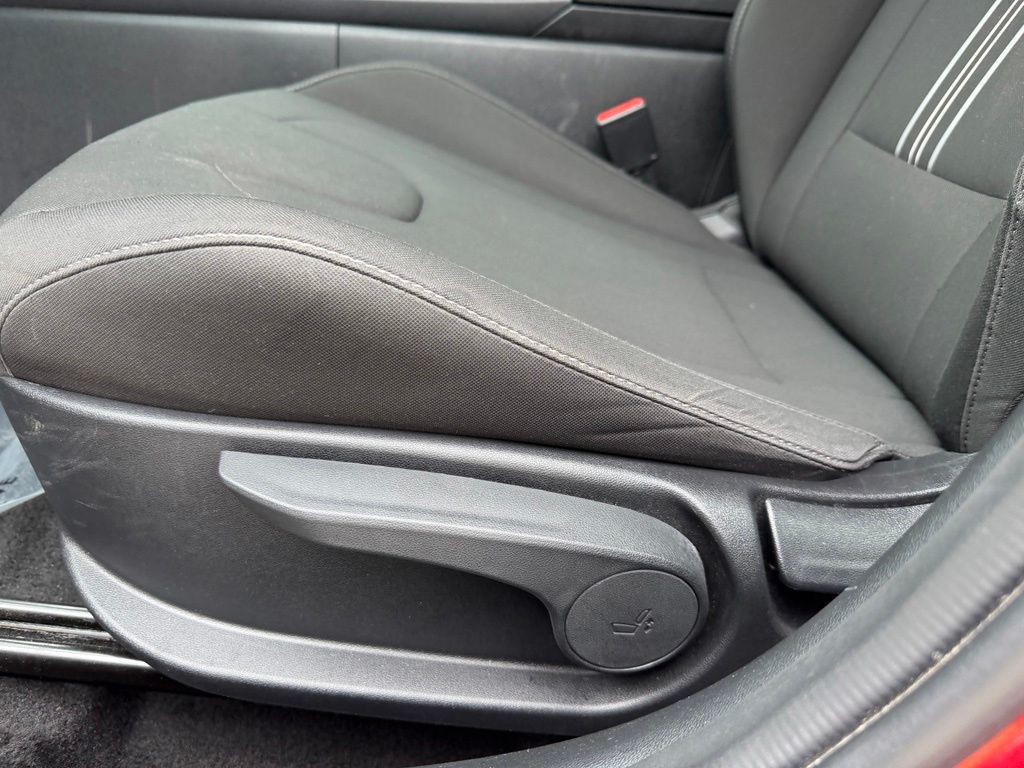 Used 2024 Red Hyundai SEL image 18