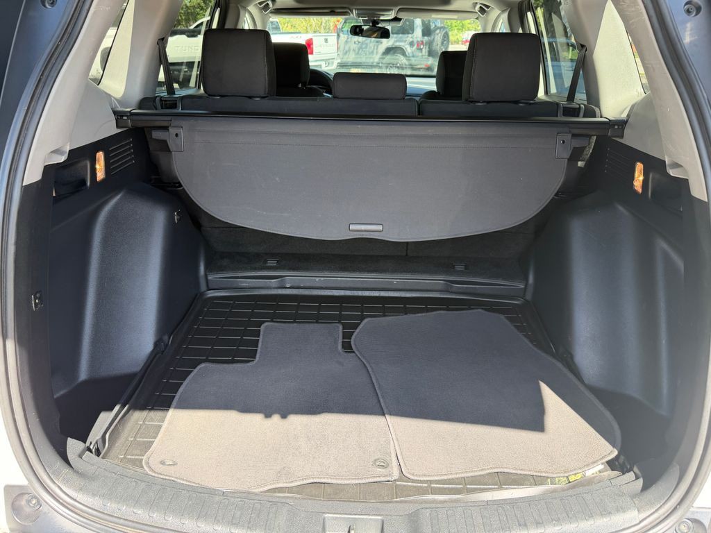 Used 2018 White Honda EX image 7