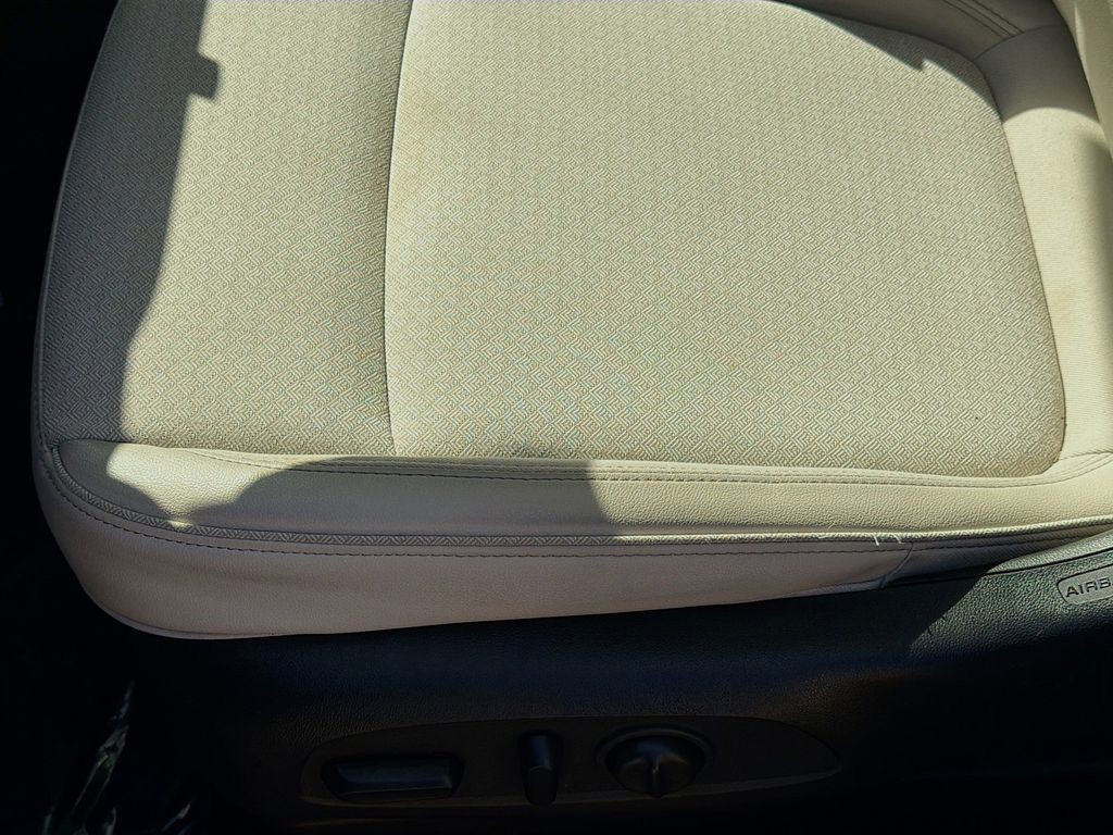 Used 2022 White Buick Select image 17