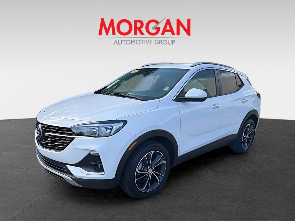 Used 2022 White Buick Select image 3