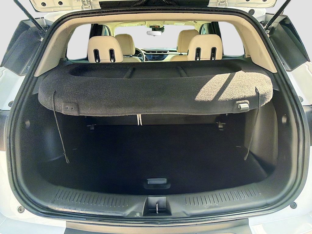 Used 2022 White Buick Select image 25