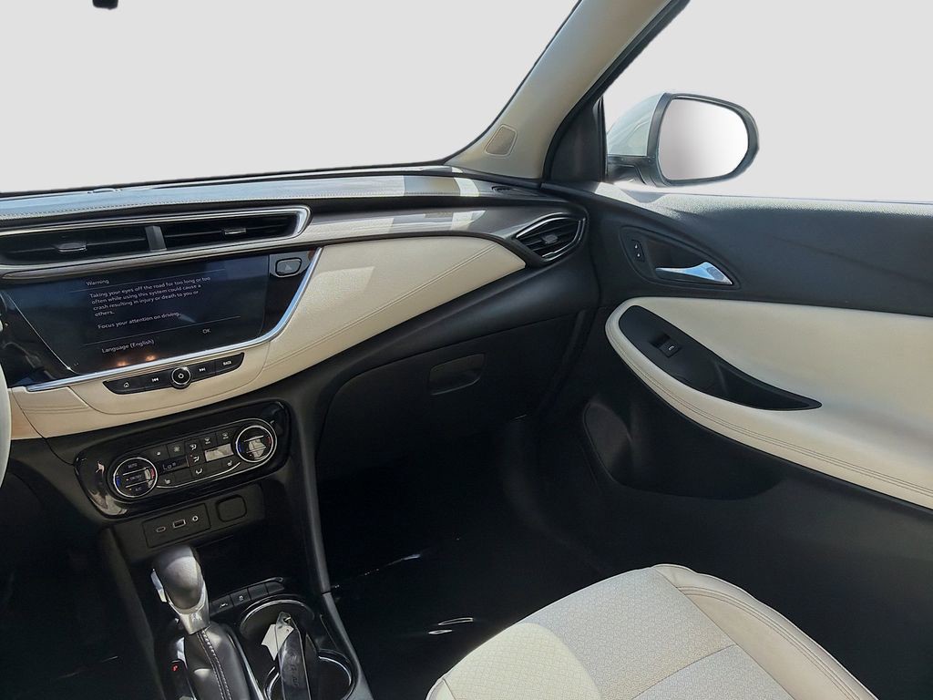 Used 2022 White Buick Select image 21