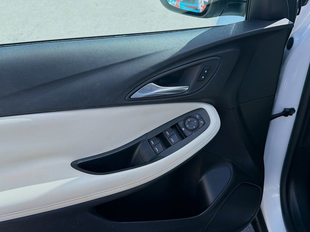 Used 2022 White Buick Select image 16
