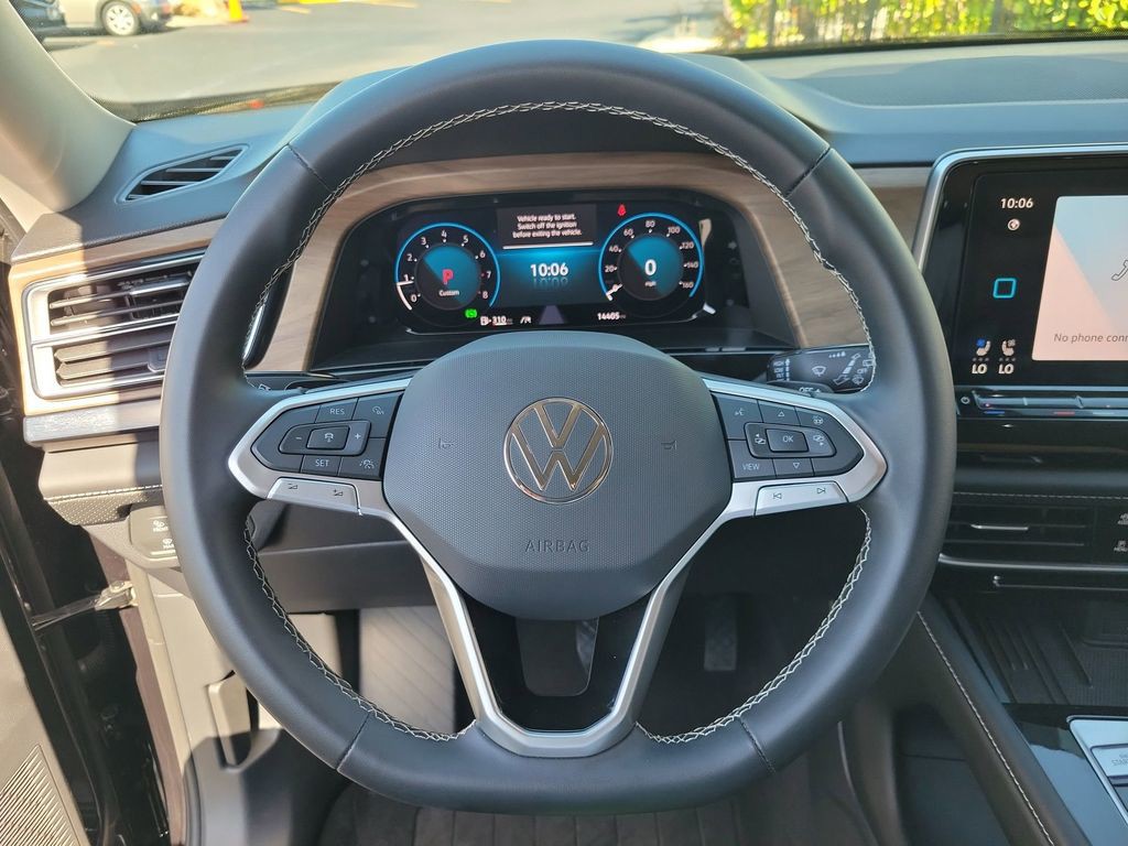 Used 2026  Volkswagen 2.0T SE w/Technology image 31