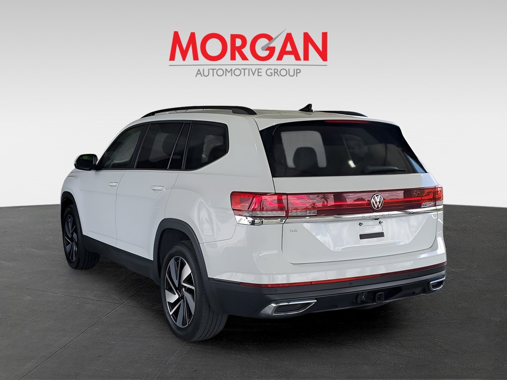 Used 2025  Volkswagen 2.0T SE w/Technology image 4