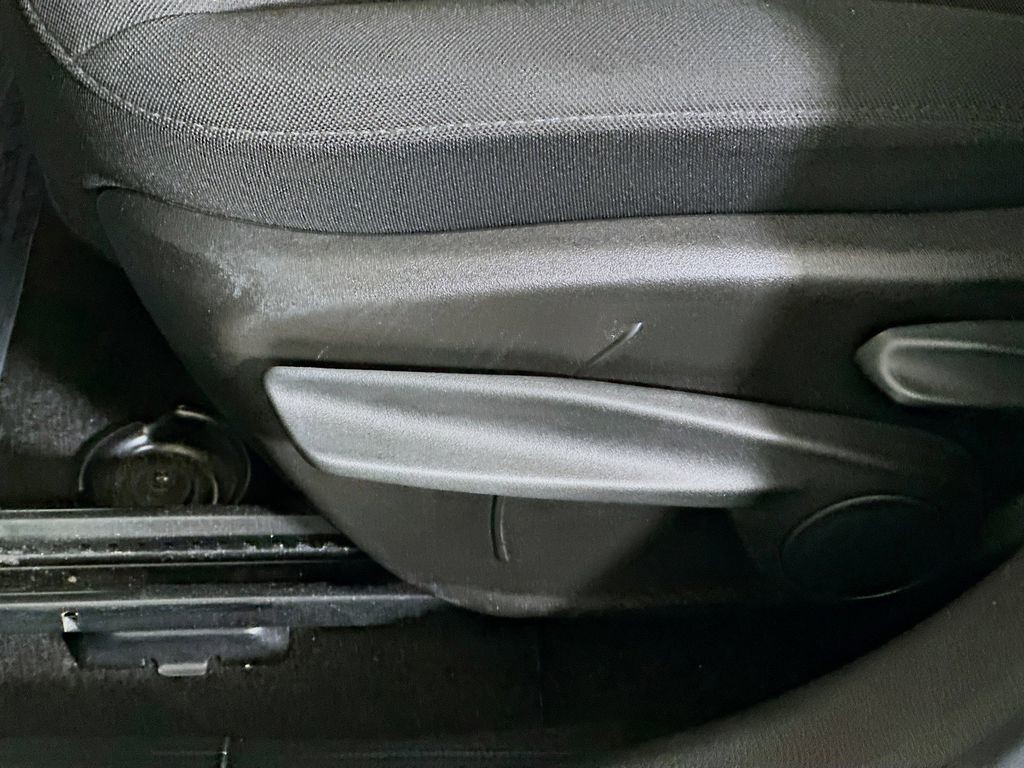 Used 2022 Black Jeep Latitude image 13