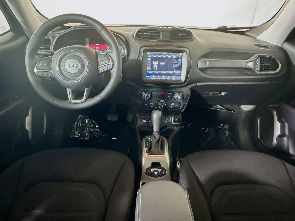Used 2022 Black Jeep Latitude image 26
