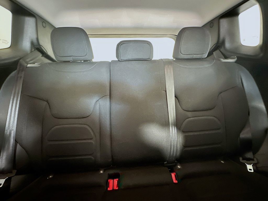Used 2022 Black Jeep Latitude image 29