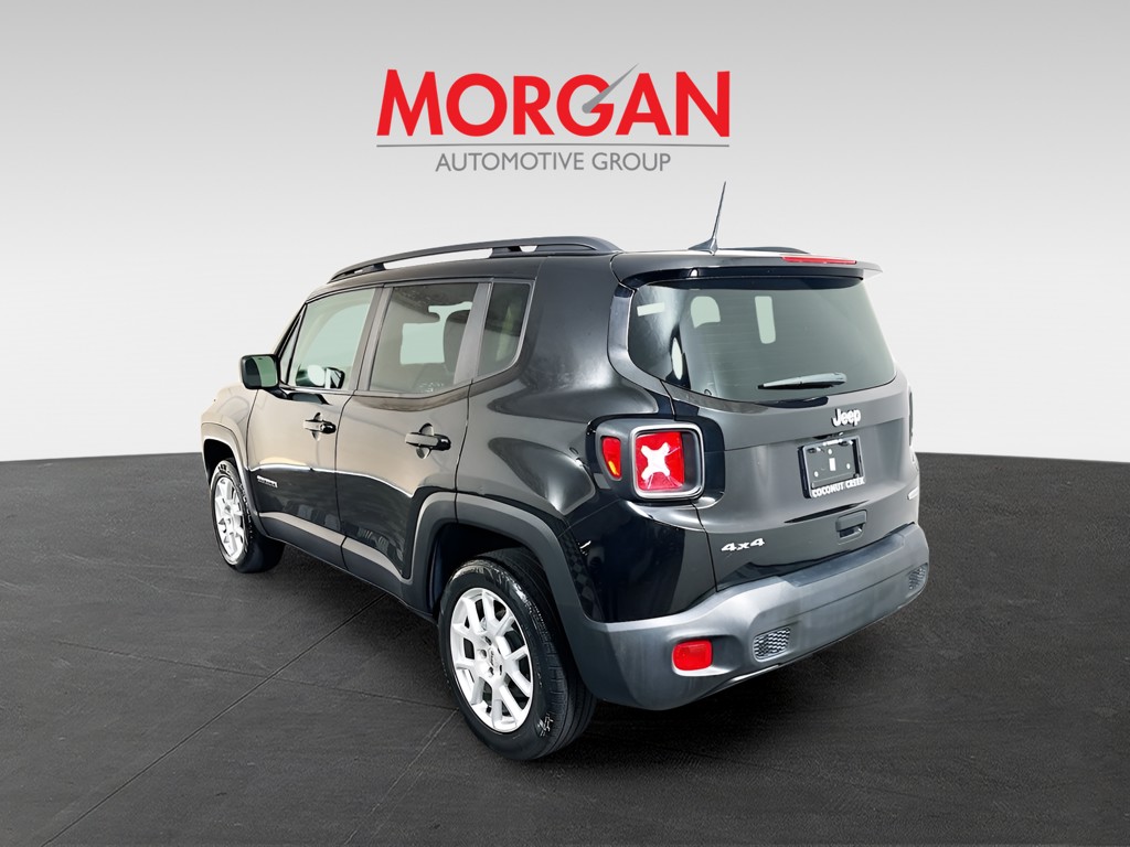 Used 2022 Black Jeep Latitude image 5