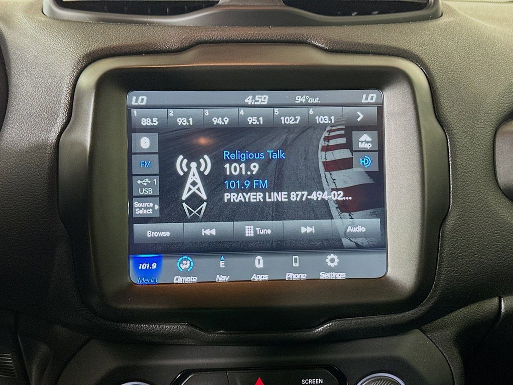 Used 2022 Black Jeep Latitude image 23