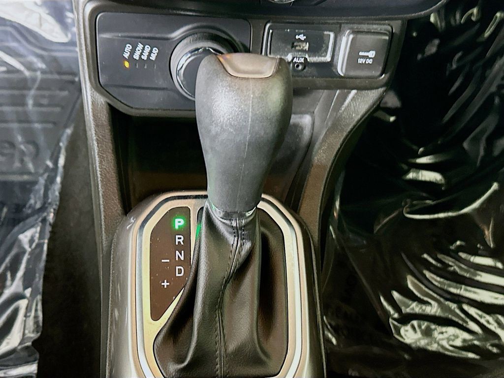 Used 2022 Black Jeep Latitude image 20