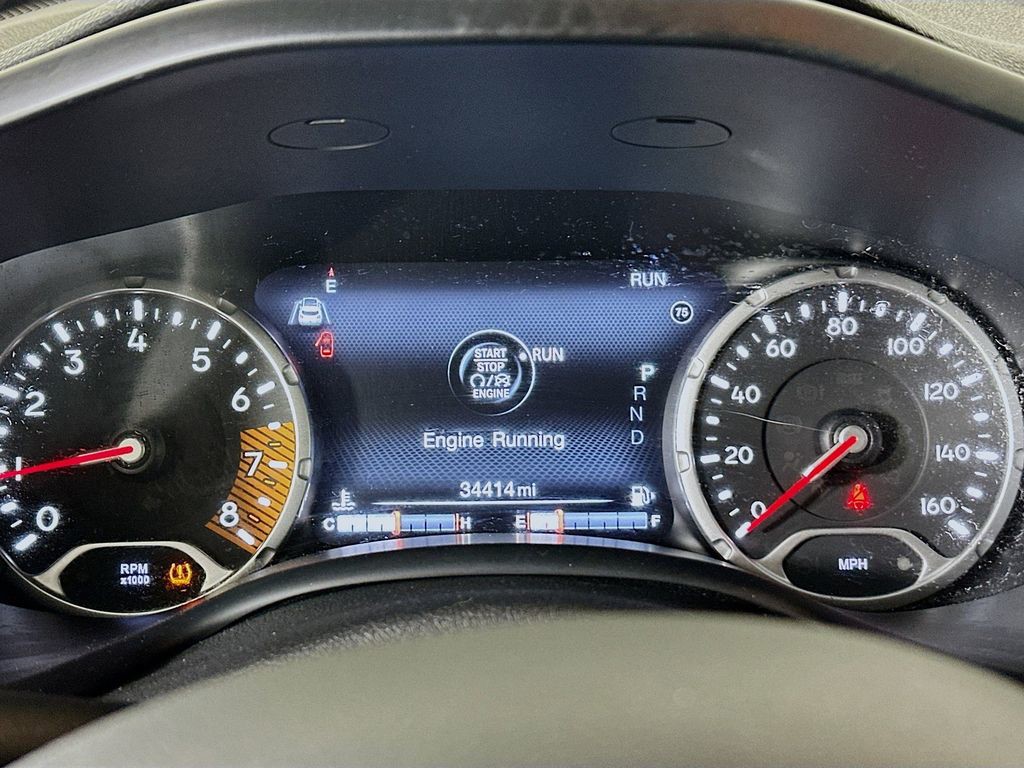 Used 2022 Black Jeep Latitude image 18