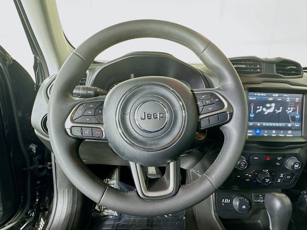 Used 2022 Black Jeep Latitude image 15