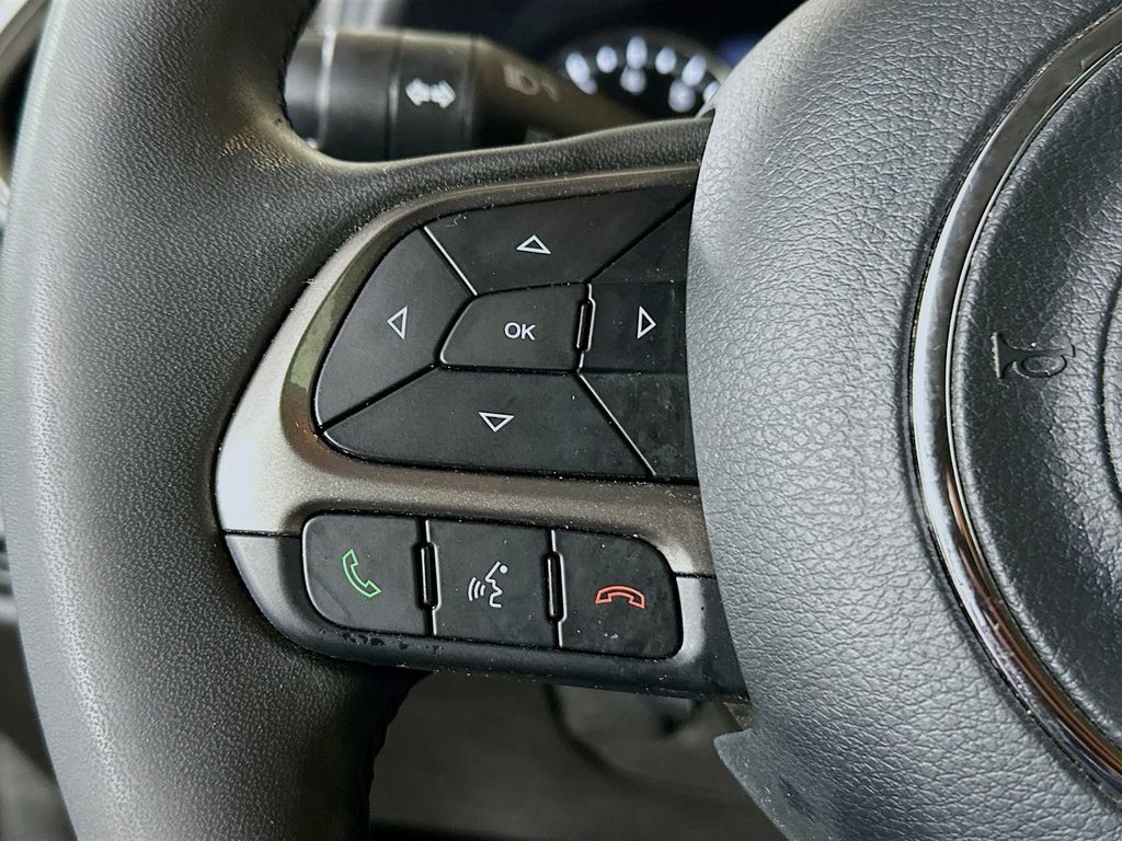 Used 2022 Black Jeep Latitude image 16