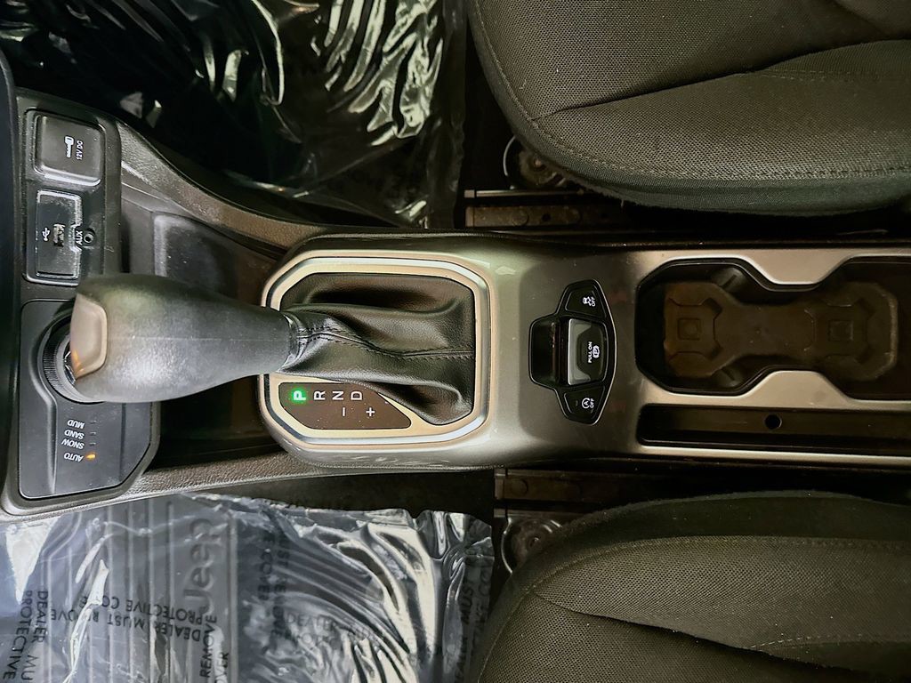 Used 2022 Black Jeep Latitude image 21