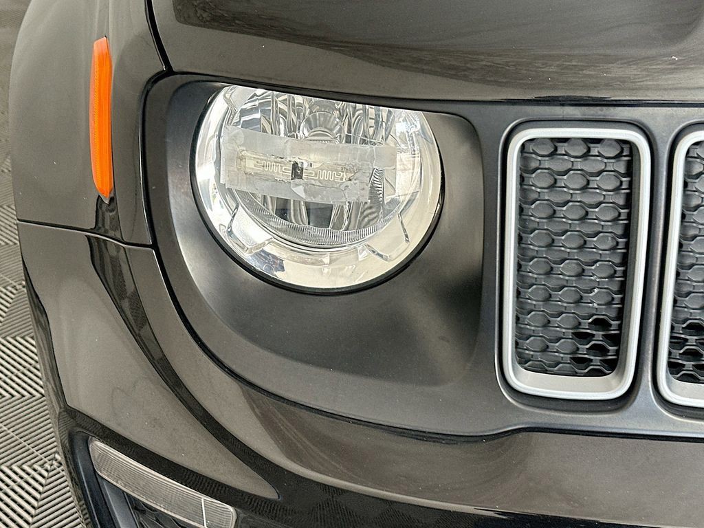 Used 2022 Black Jeep Latitude image 9