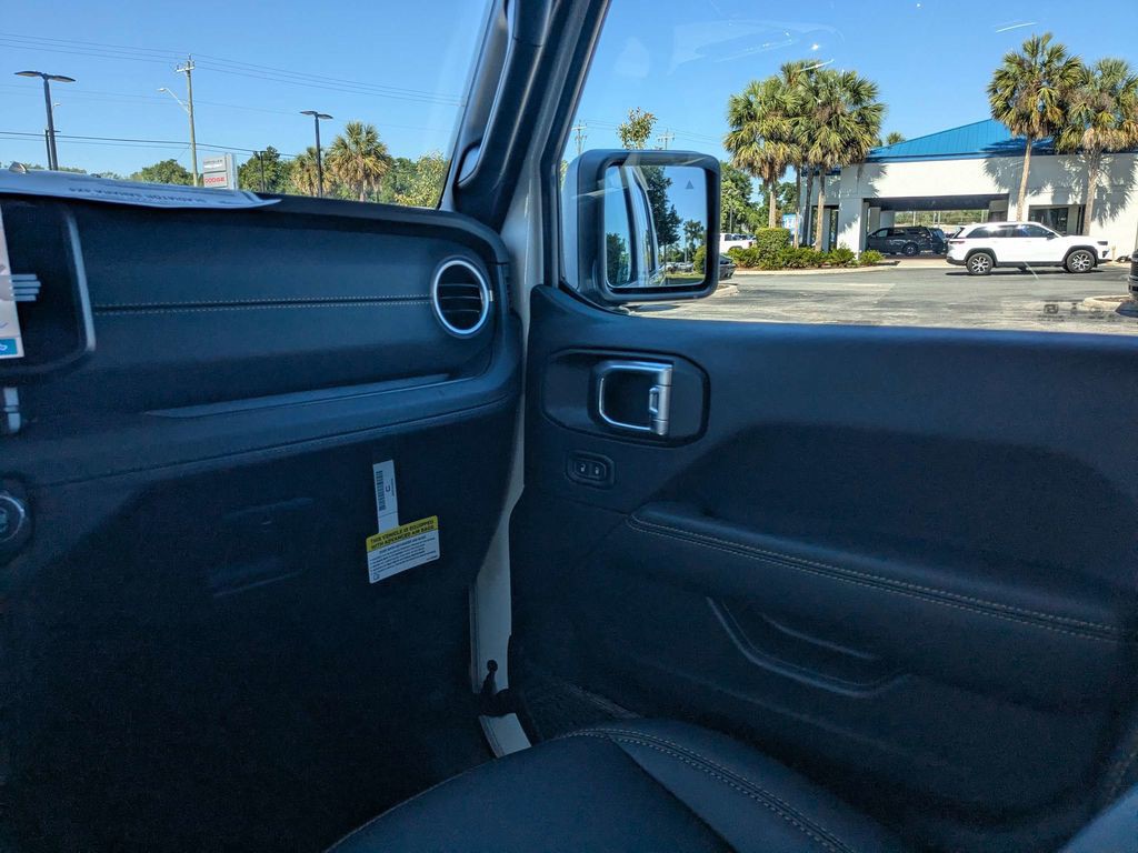 New 2026 White Jeep Sahara image 17