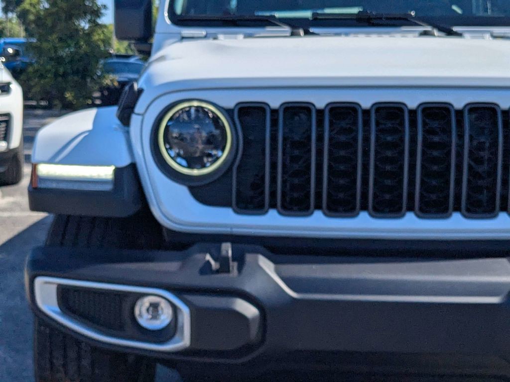 New 2026 White Jeep Sahara image 10