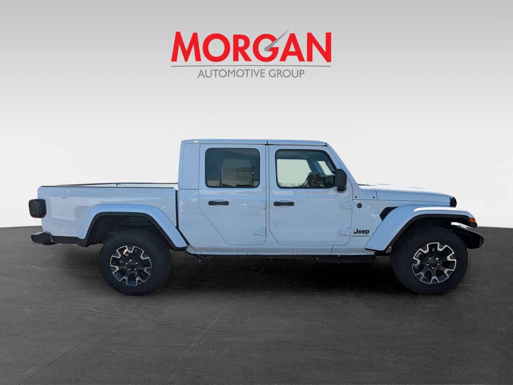 New 2026 White Jeep Sahara image 3