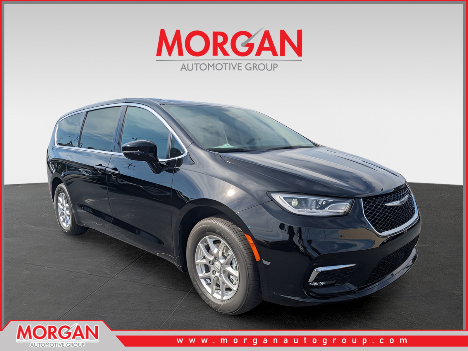2026 Chrysler Pacifica Select in Black — front three-quarter view