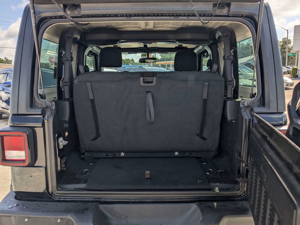 Used 2021 Black Jeep Sport S image 12