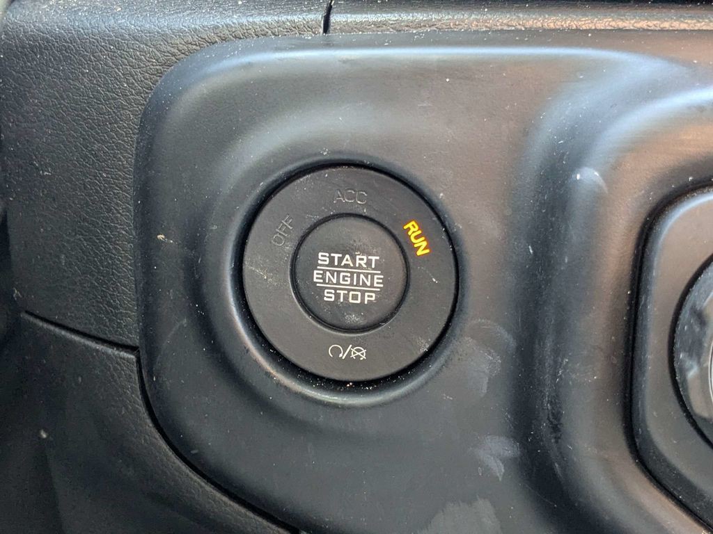 Used 2021 Black Jeep Sport S image 28