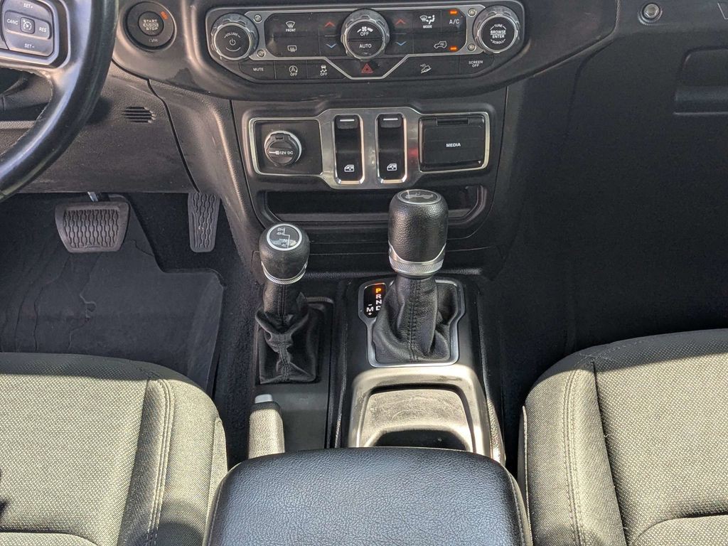 Used 2021 Black Jeep Sport S image 18