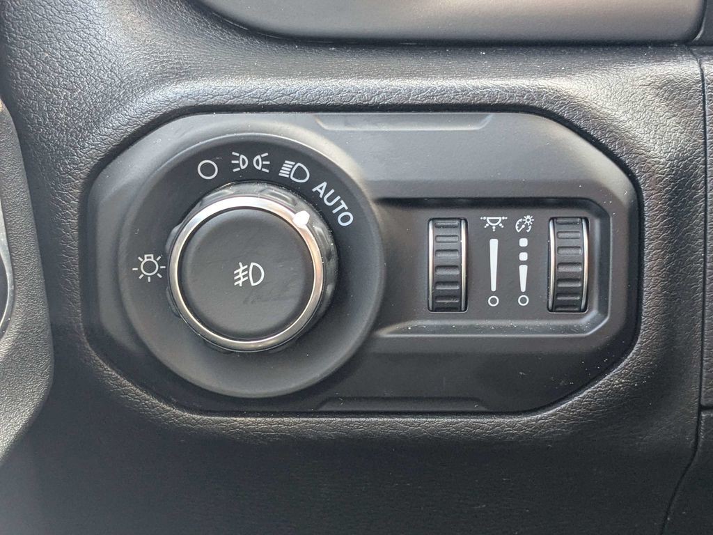 Used 2021 Black Jeep Sport S image 20
