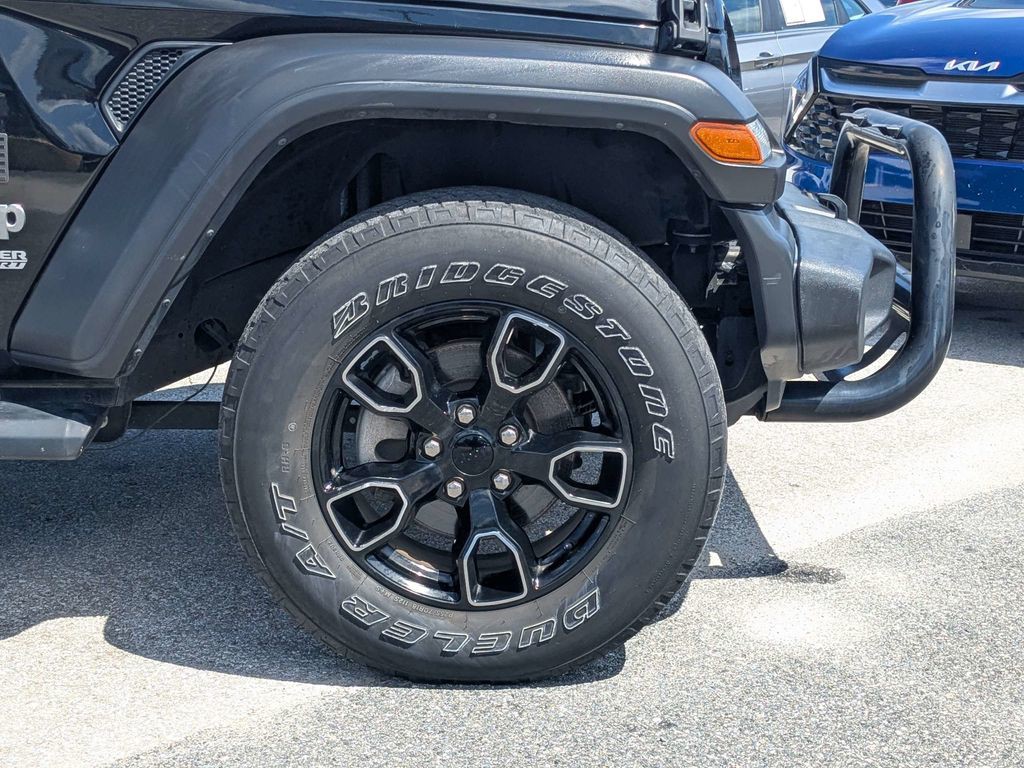 Used 2021 Black Jeep Sport S image 11