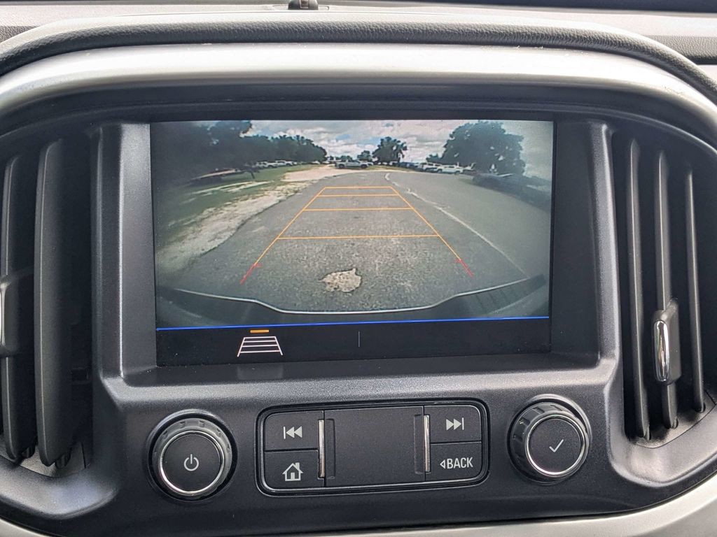 Used 2022 White Chevrolet LT image 23