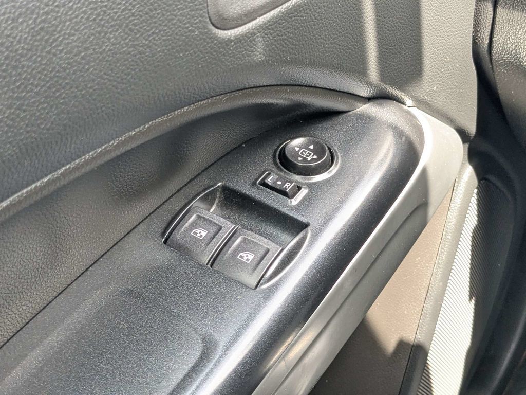 Used 2022 White Chevrolet LT image 15