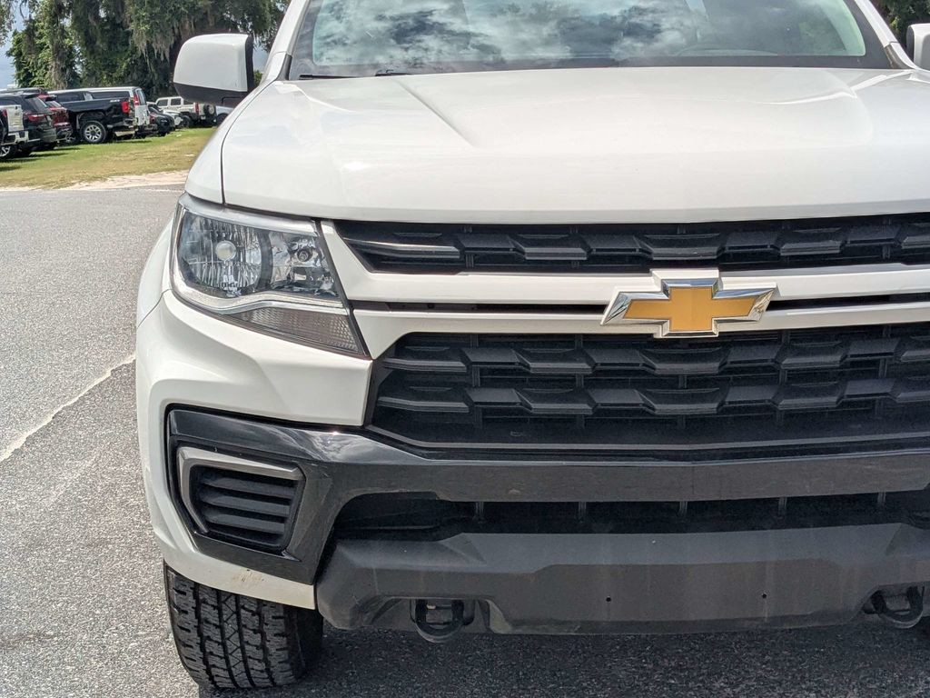 Used 2022 White Chevrolet LT image 9